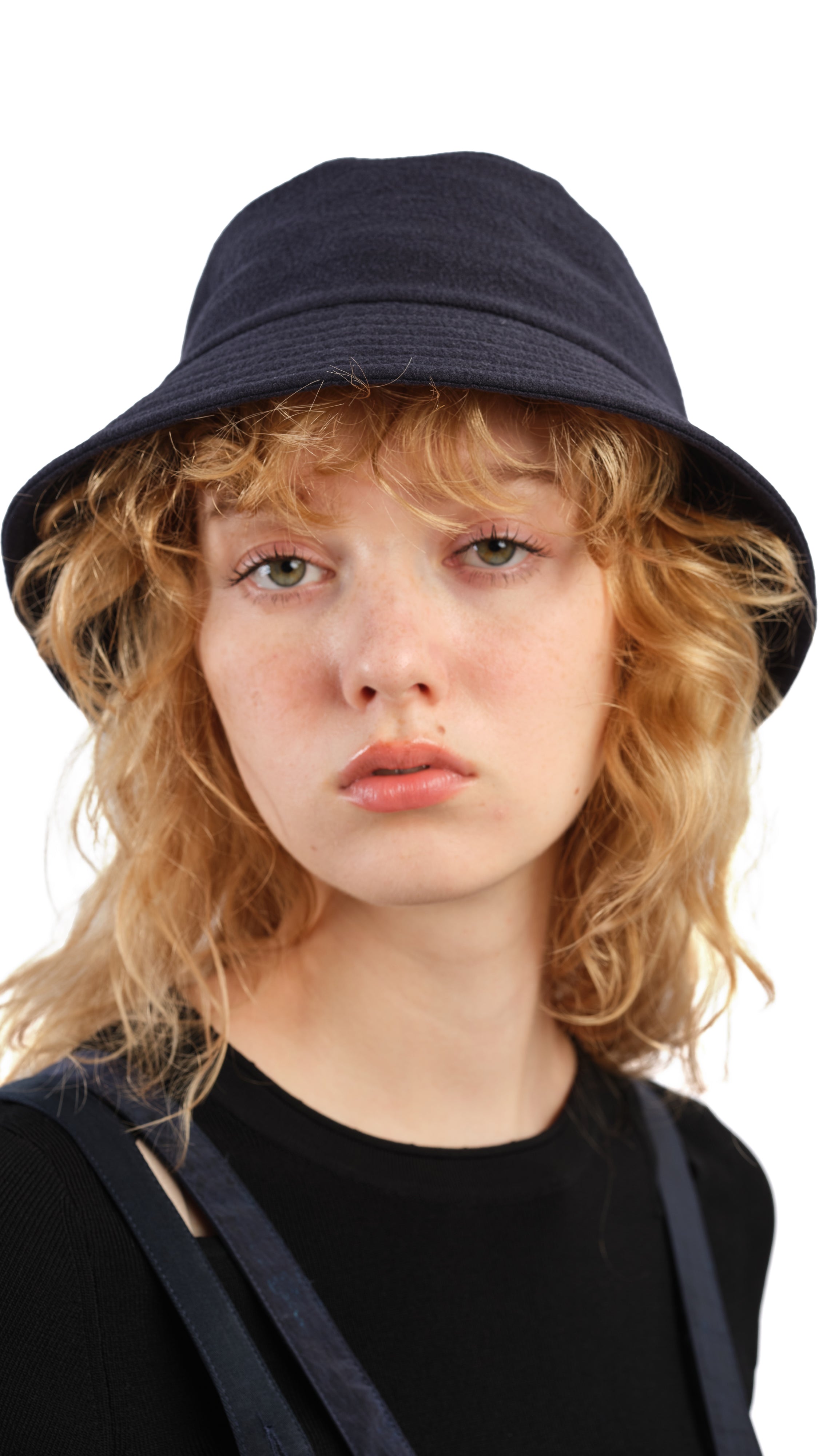 Wrinkling UFO Bucket Hat