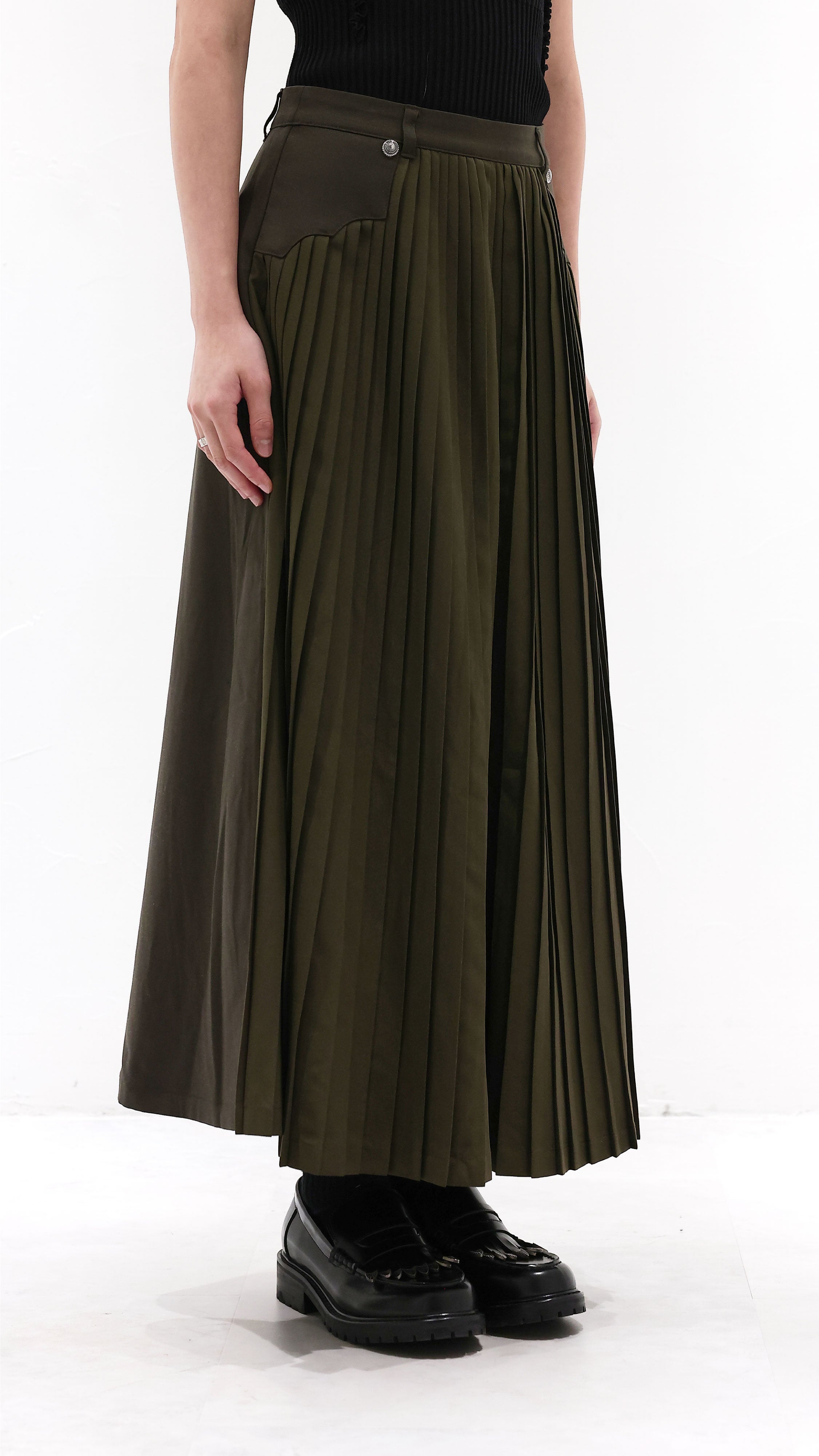 Front Pleated Flare Skirt