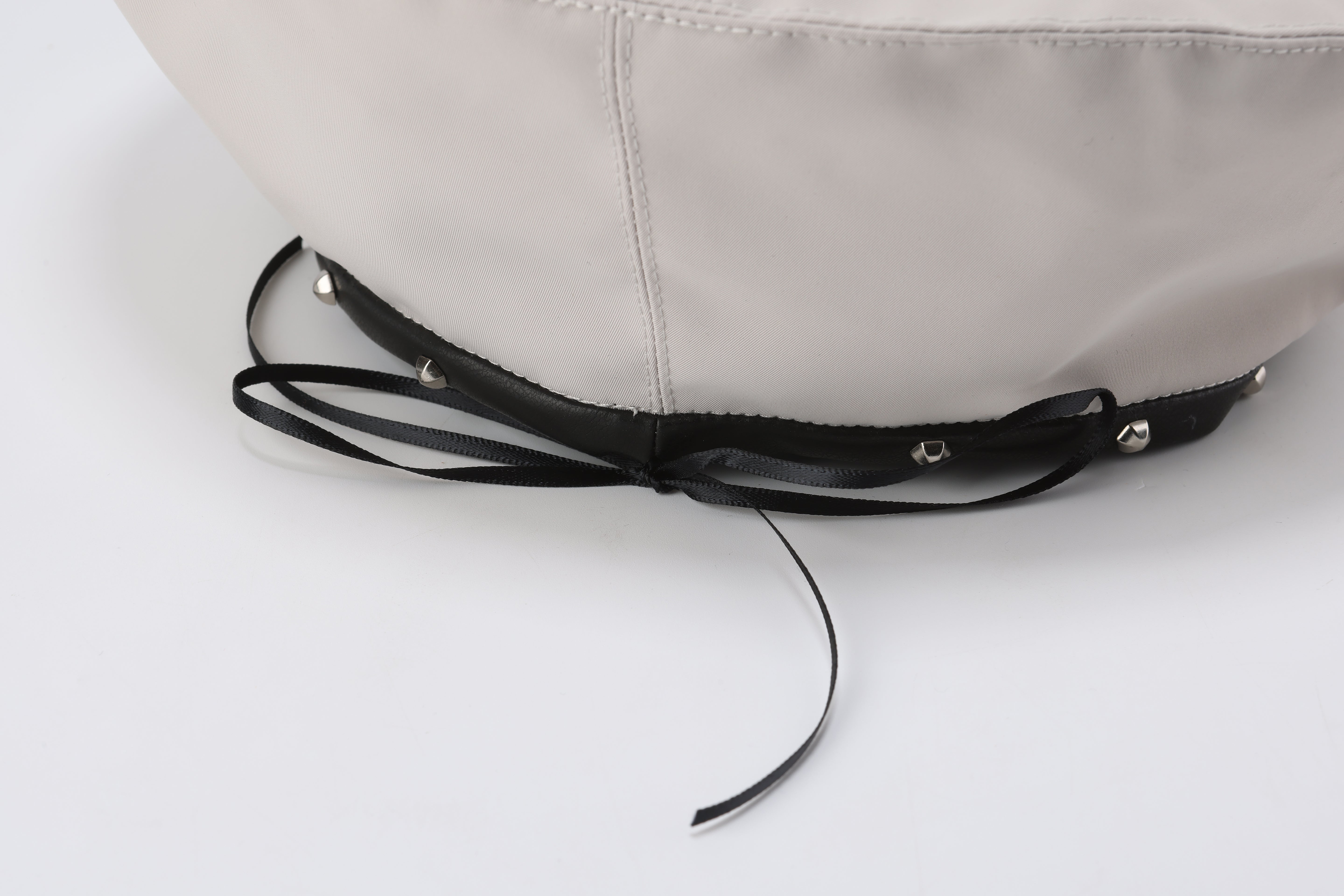 Pumpkin Studded Fullmoon Beret